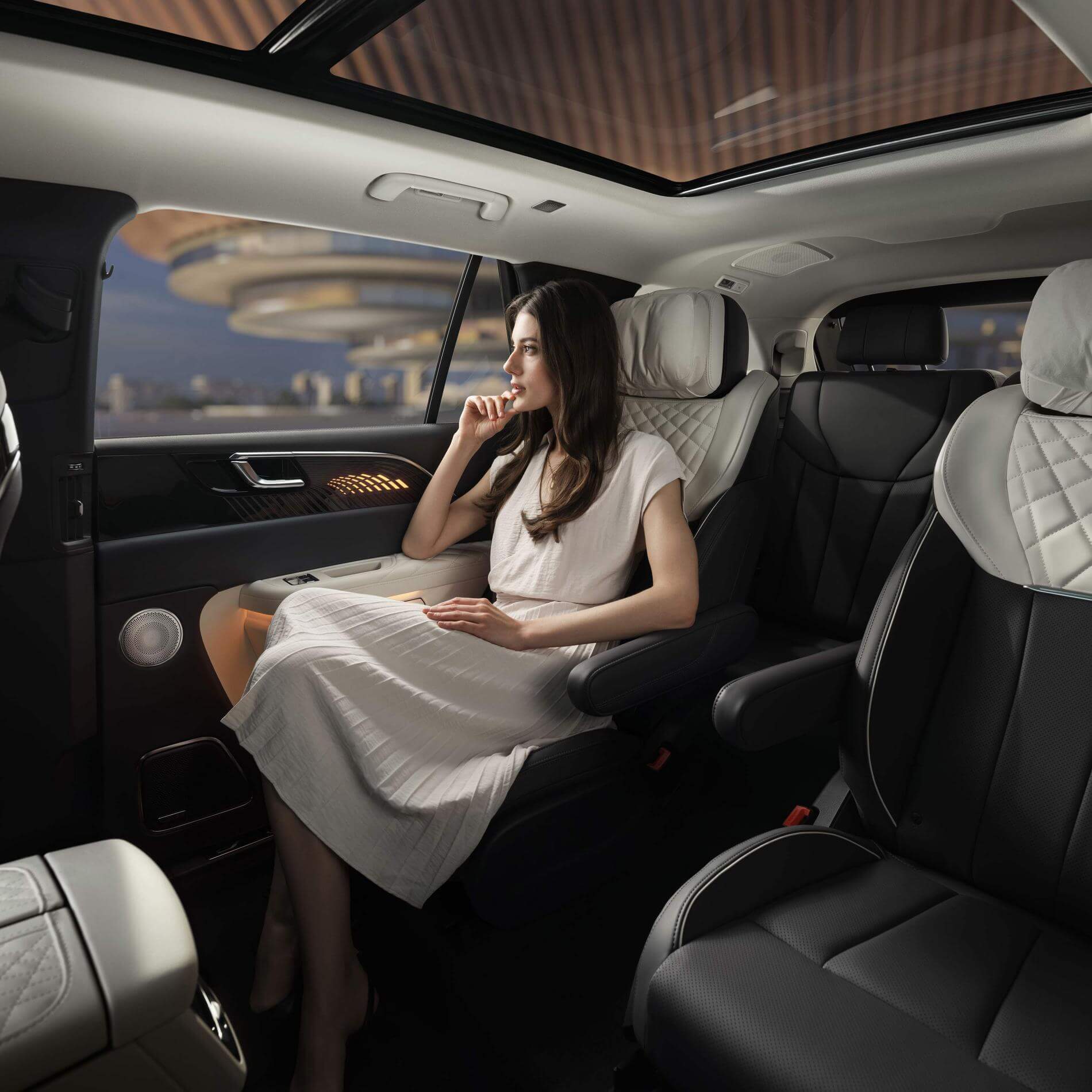 HONGQI E-HS9 — Interior details 2