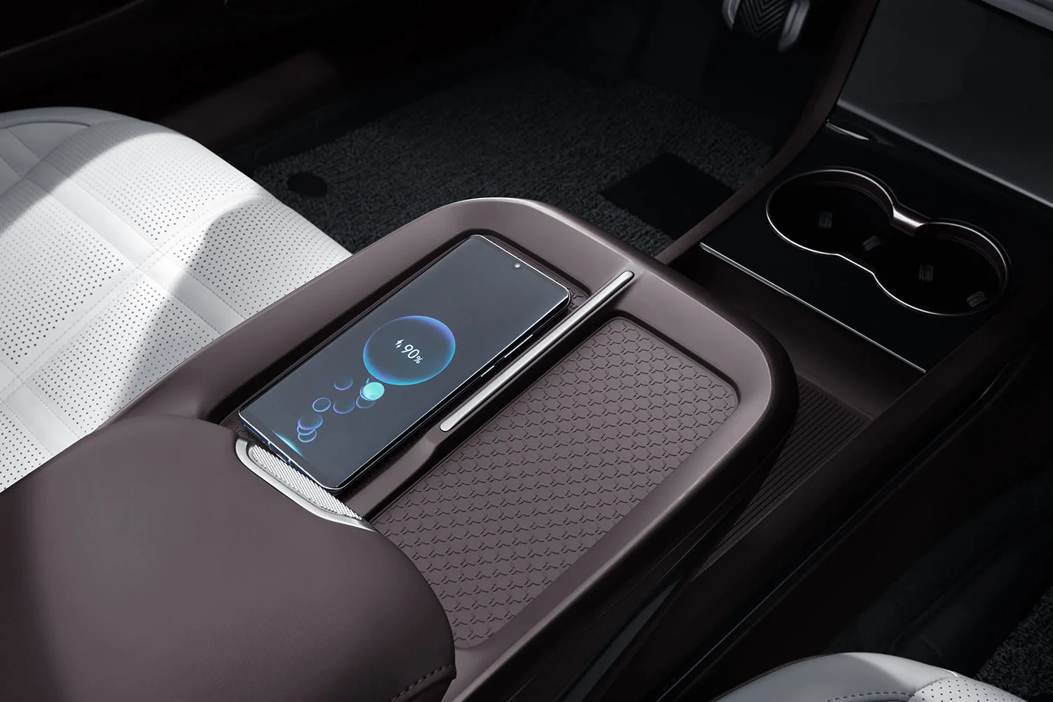 HONGQI EH7 — Interior details 4