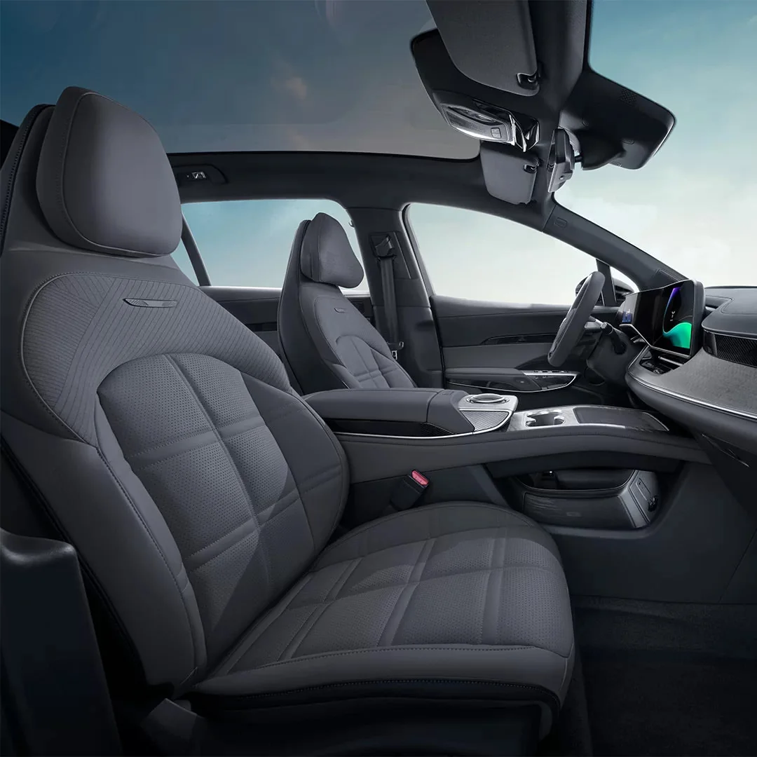 HONGQI EHS7 — Interior details 2