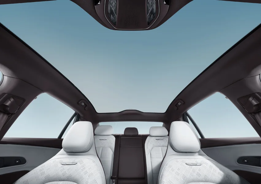 HONGQI EH7 — Interior details 6