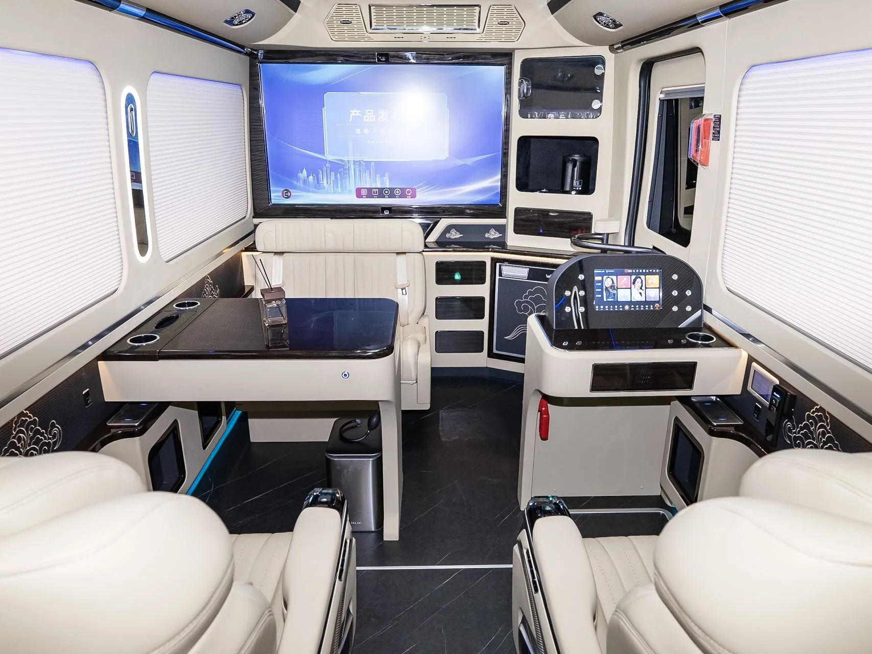 Touring cabin