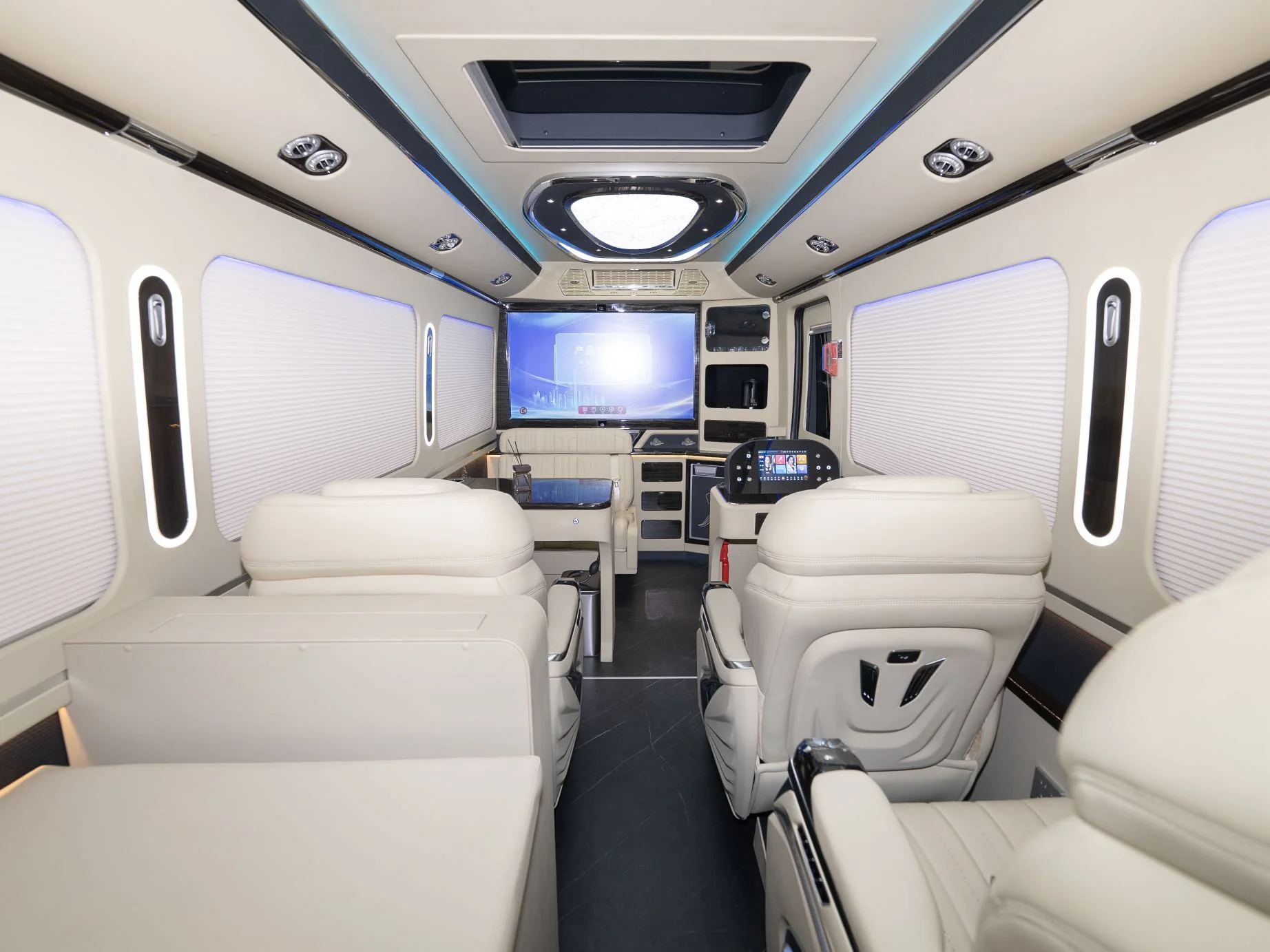 HONGQI GUOYUE — Interior details 5