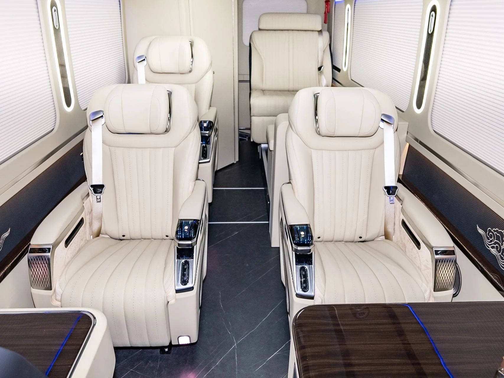 HONGQI GUOYUE — Interior details 9