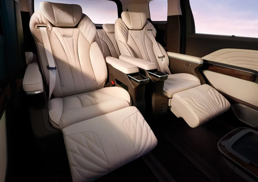 Seat upholstery & legrests